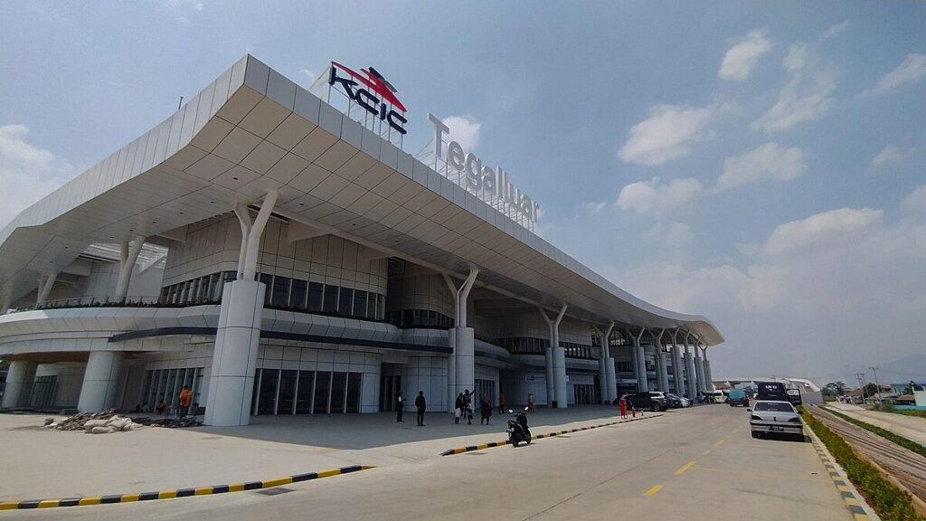 stasiun kereta cepat tegalluar